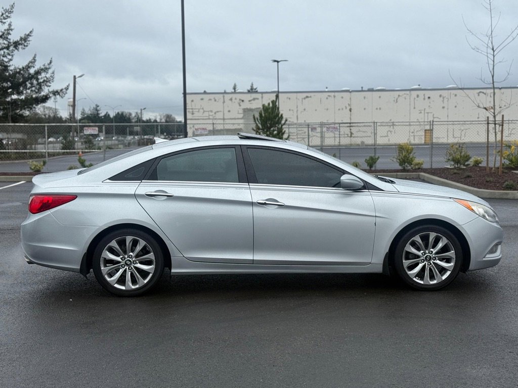 Used 2013 Hyundai Sonata SE w/ Navigation & Sunroof Pkg FWD image 4