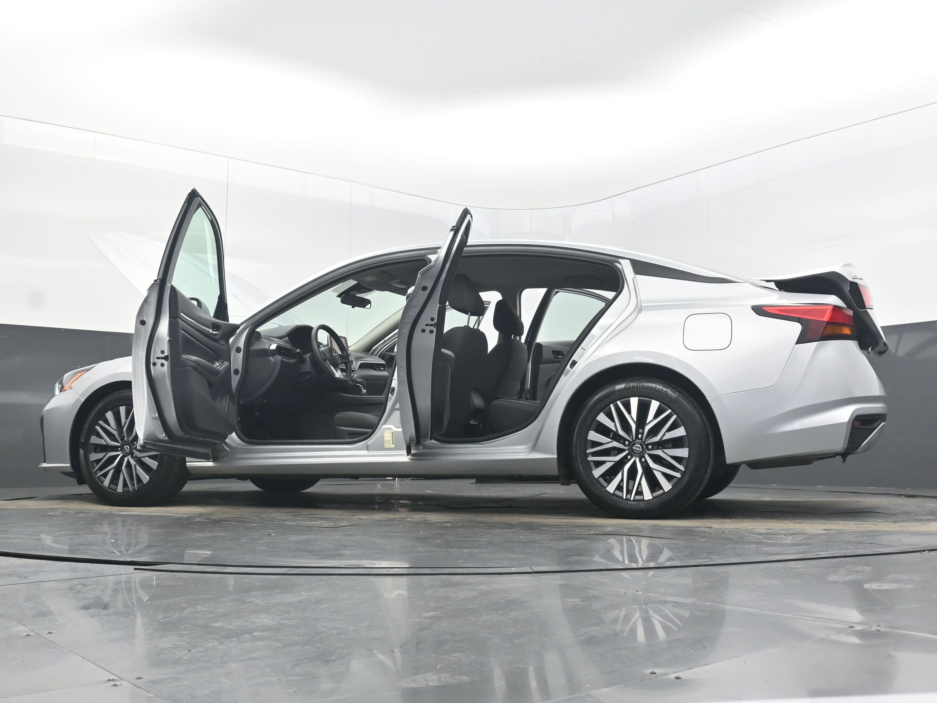 Used 2023 Nissan Altima 2.5 SV image 43