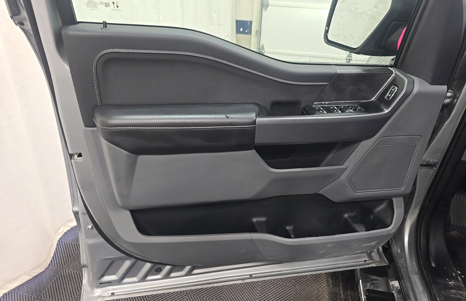 Used 2025 Ford F150 XLT w/ Equipment Group 301A Standard AWD/4WD image 9