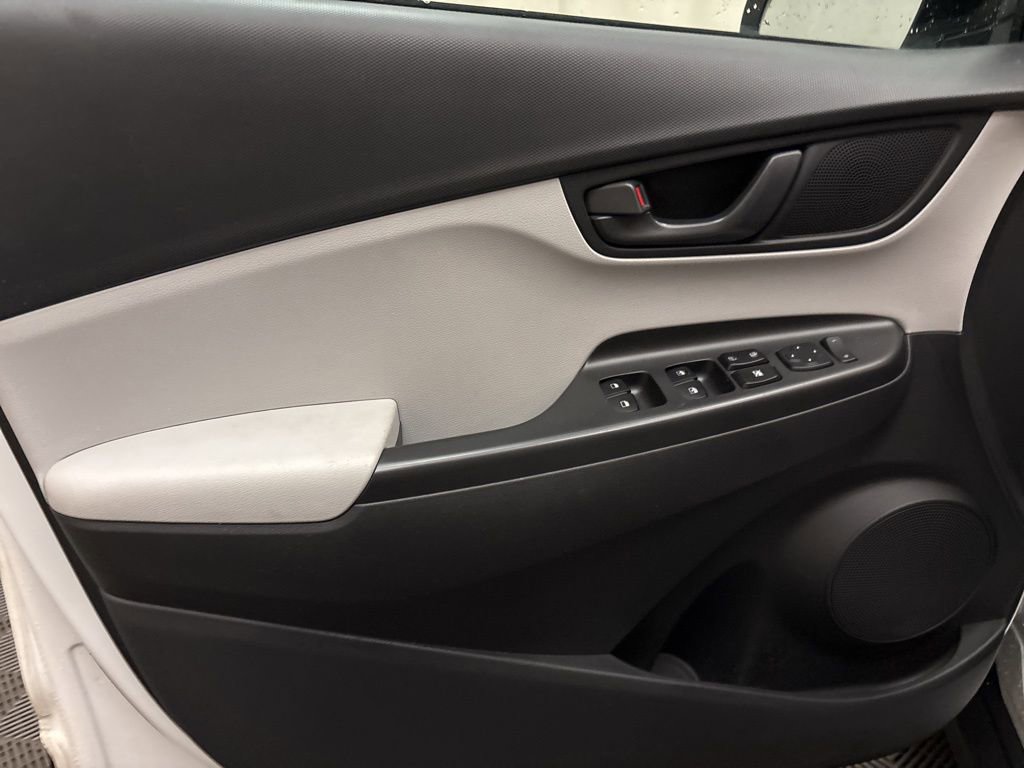 Used 2023 Hyundai Kona SEL image 10