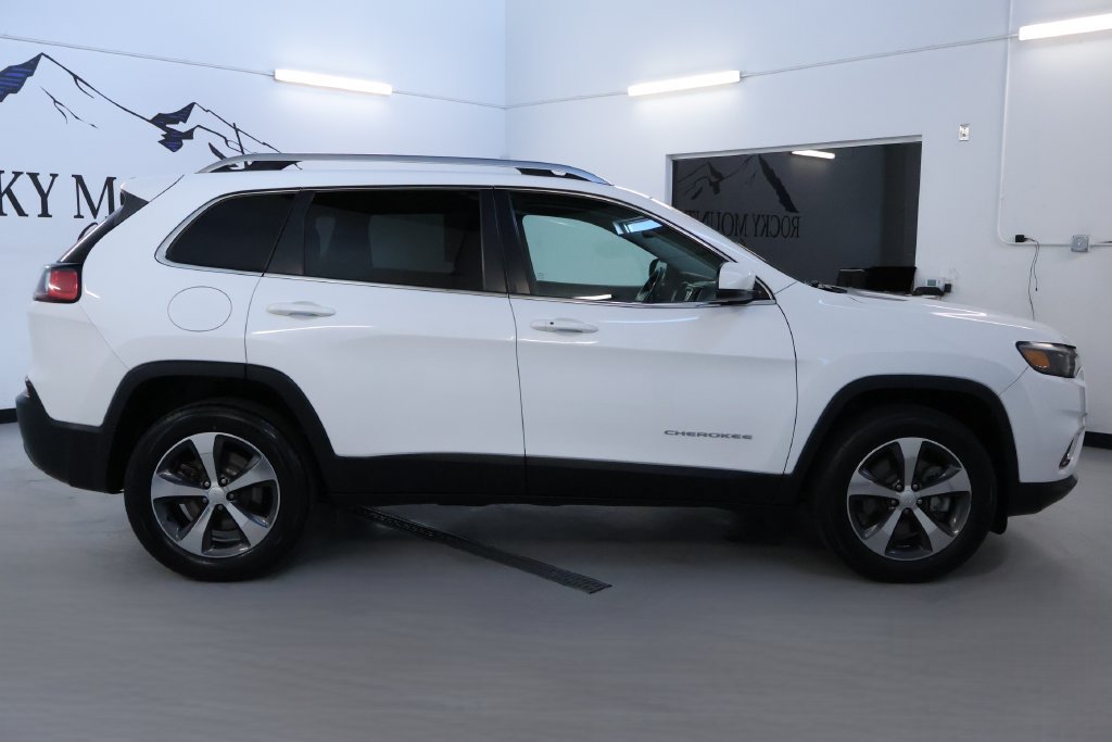 Used 2019 Jeep Cherokee Limited AWD/4WD image 9