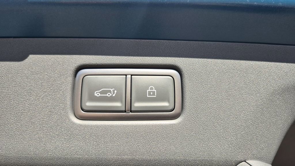 New 2026 Kia EV9 Land image 16