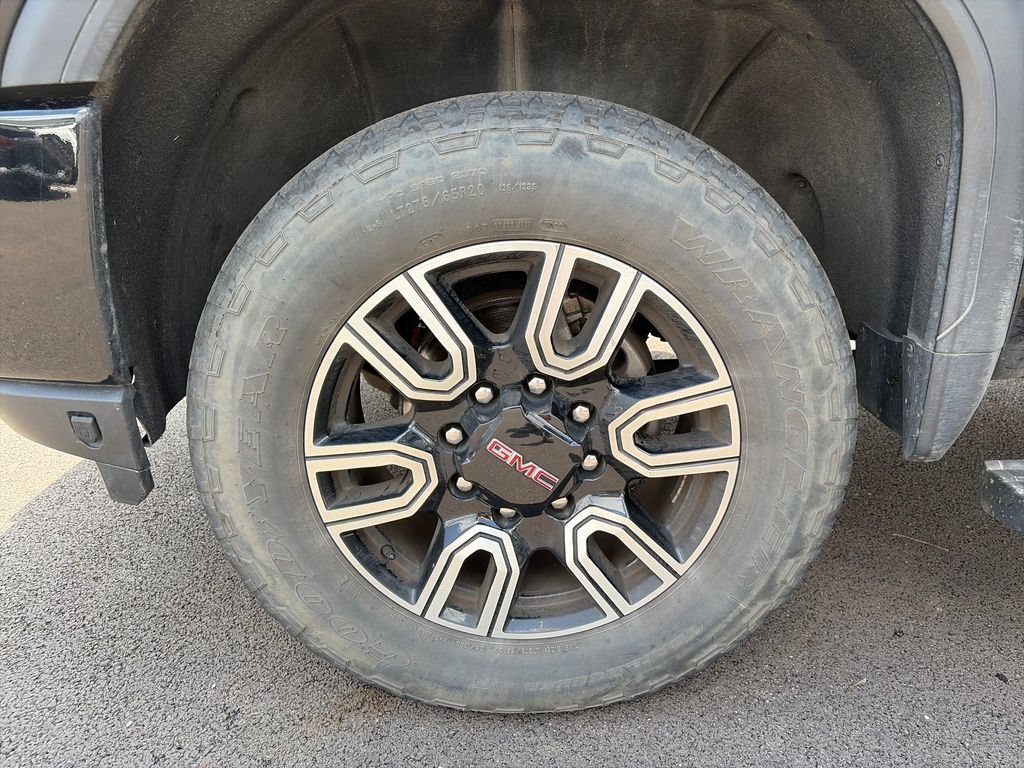 Used 2023 GMC Sierra 2500 AT4 w/ AT4 Premium Plus Package AWD/4WD image 28