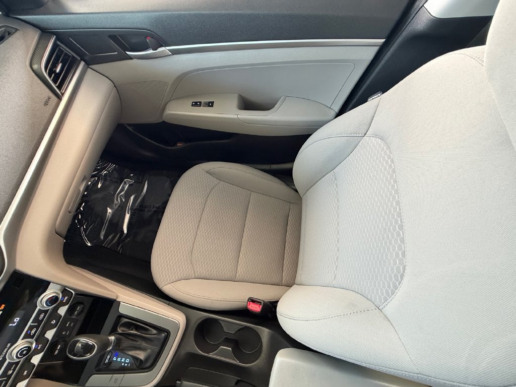 Used 2020 Hyundai Elantra SE FWD image 37