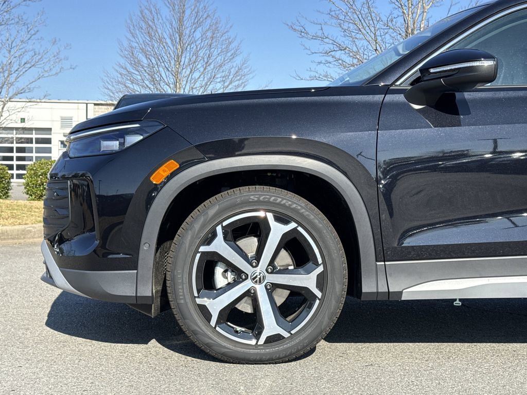 New 2026 Volkswagen Tiguan SE FWD image 9