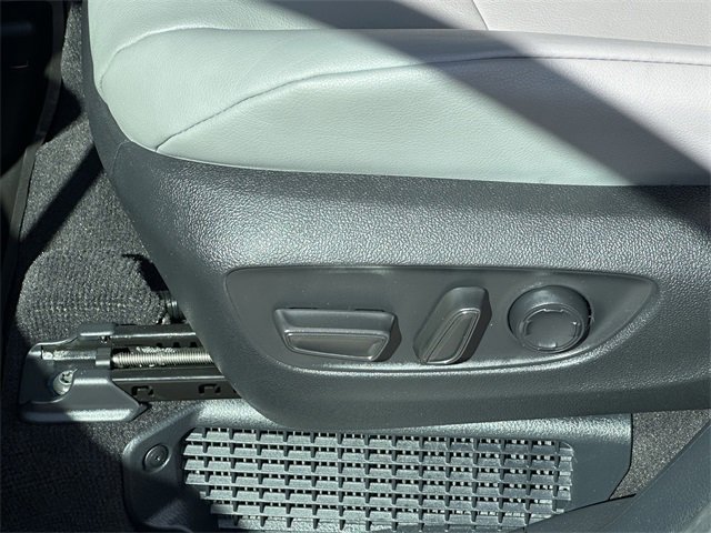 Used 2025 Toyota Sienna XLE image 22