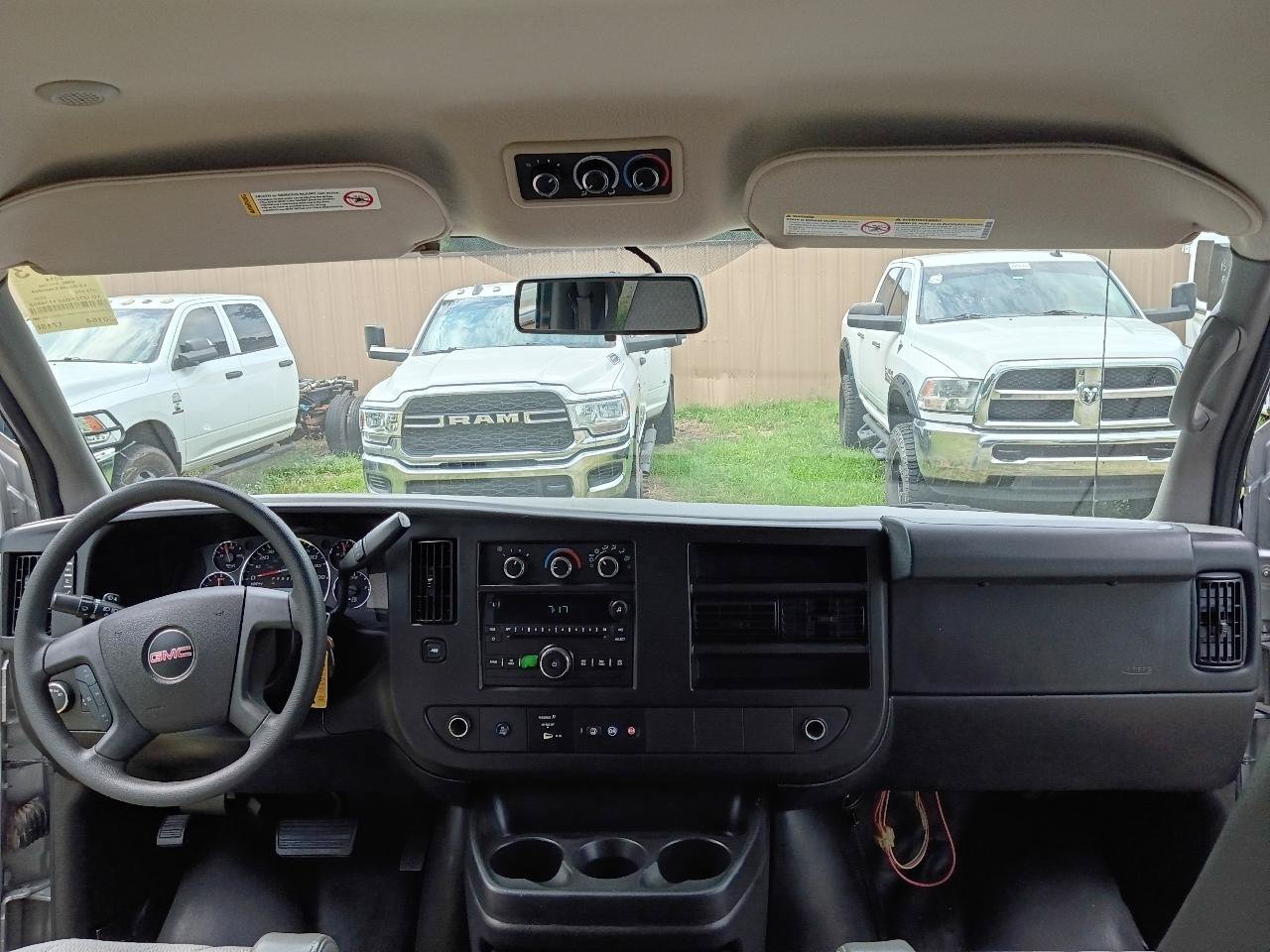 Used 2014 GMC Savana 3500 LS w/ Chrome Appearance Package RWD image 16