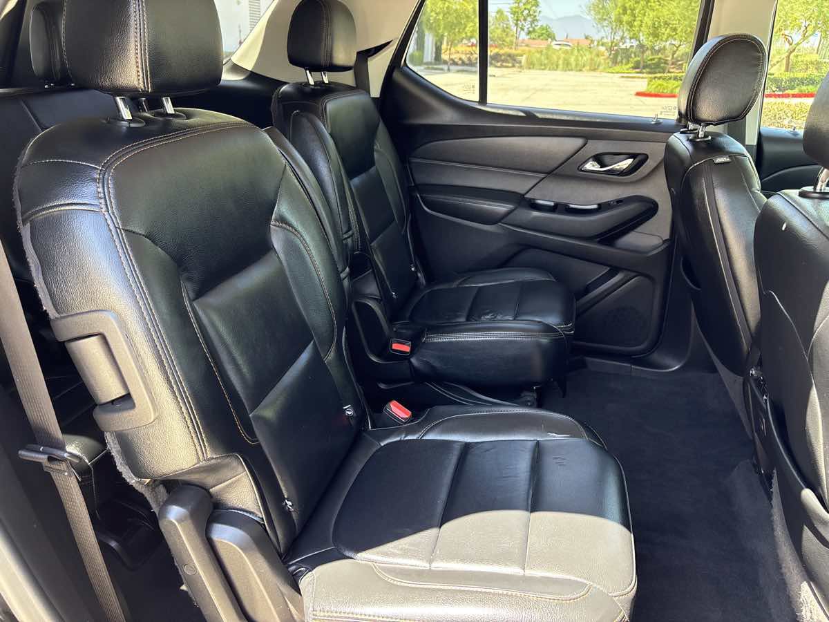 Used 2019 Chevrolet Traverse LT FWD image 16