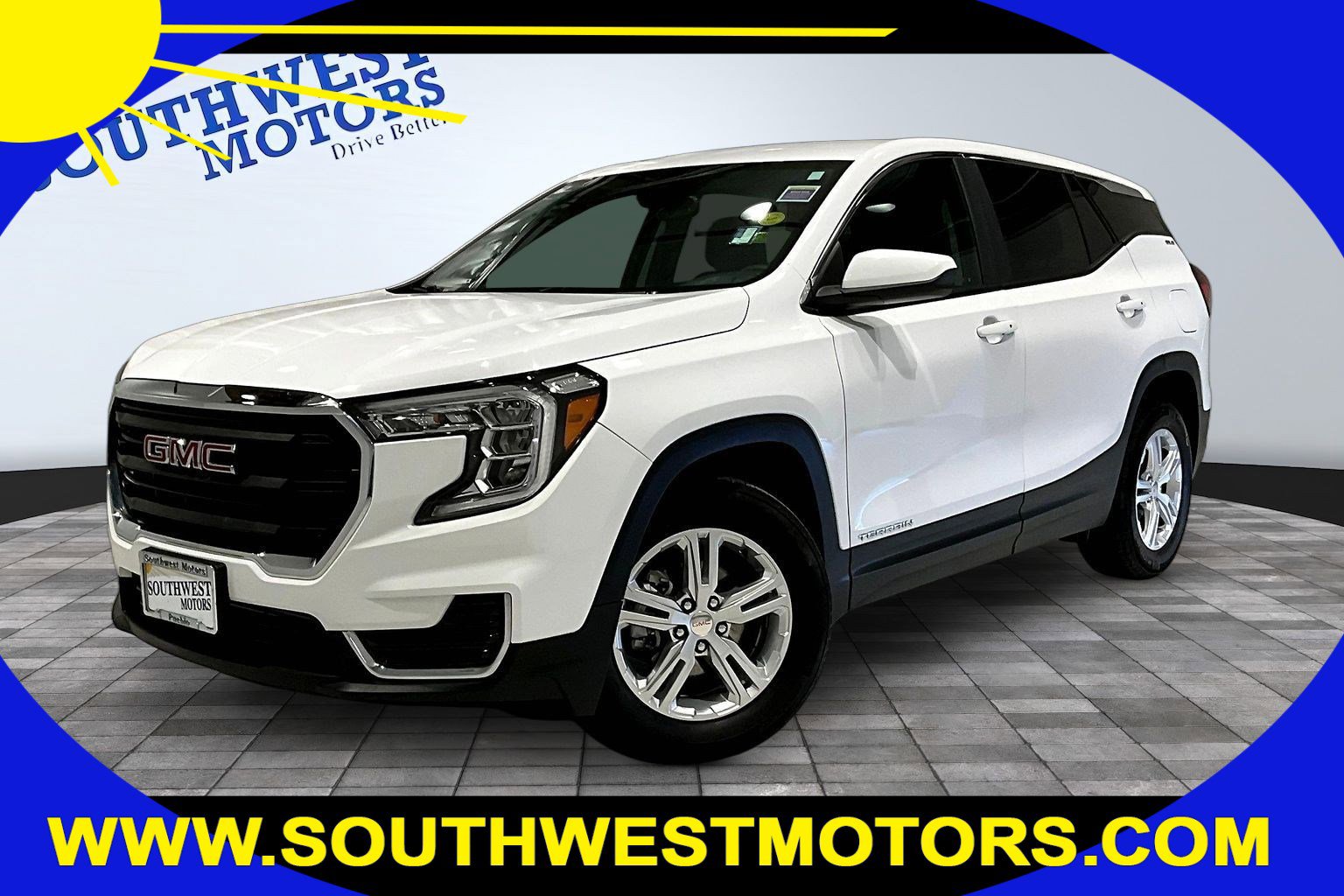 Used 2024 GMC Terrain SLE image 1