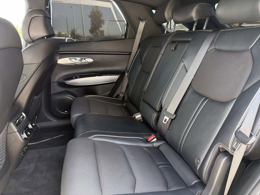 Used 2023 Genesis GV70 2.5T Sport Prestige w/ Sport Prestige Package image 17