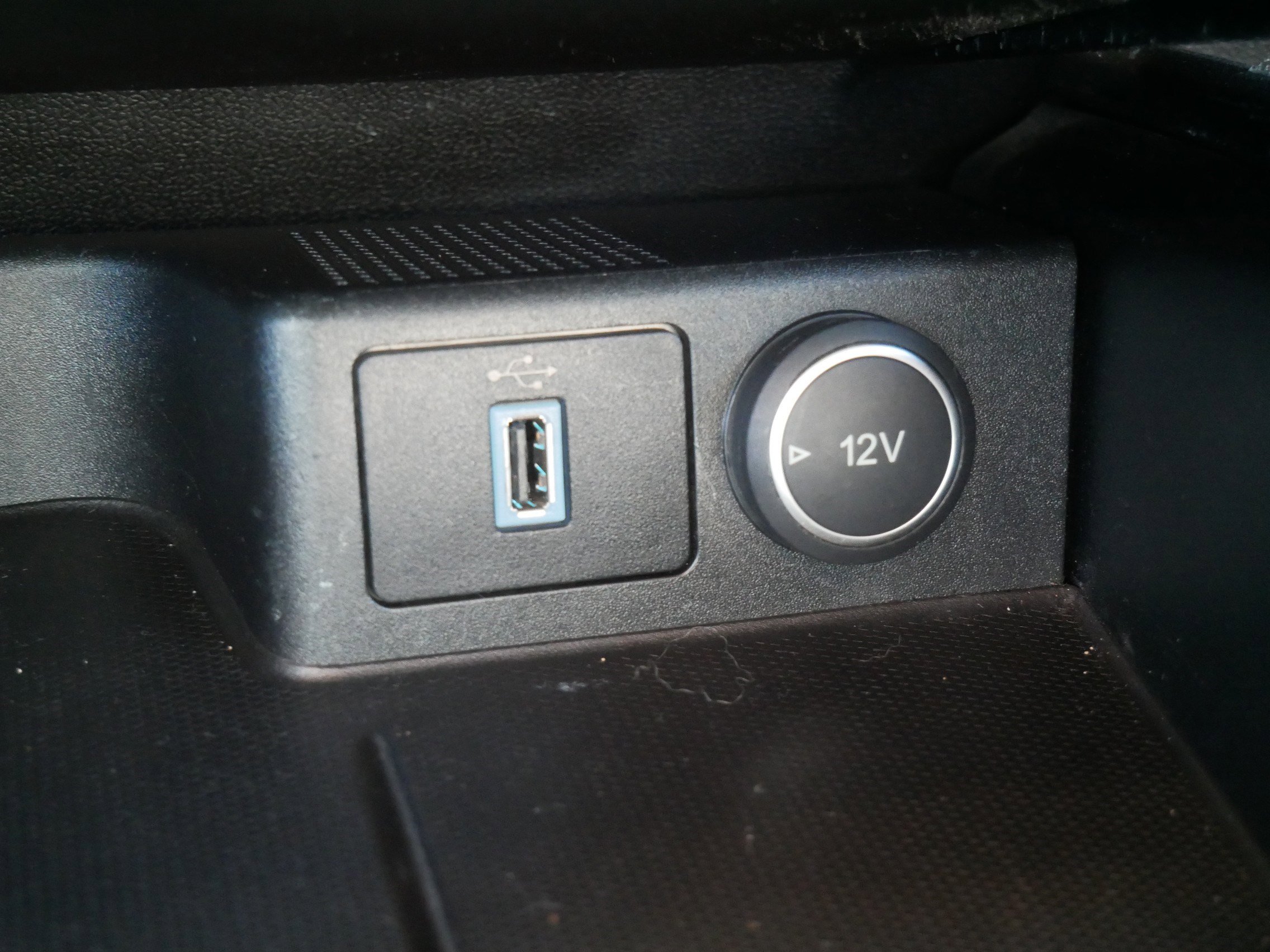 Certified 2020 Ford Escape SE image 31