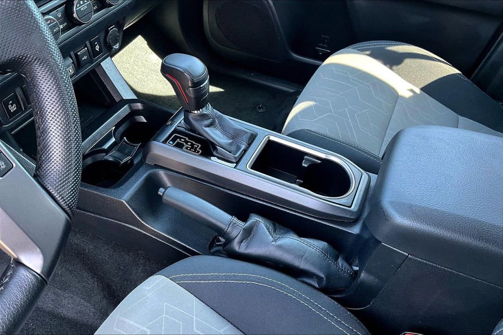 Used 2022 Toyota Tacoma TRD Off-Road w/ Technology Package image 20