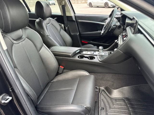 Used 2025 Genesis G70 2.5T image 14