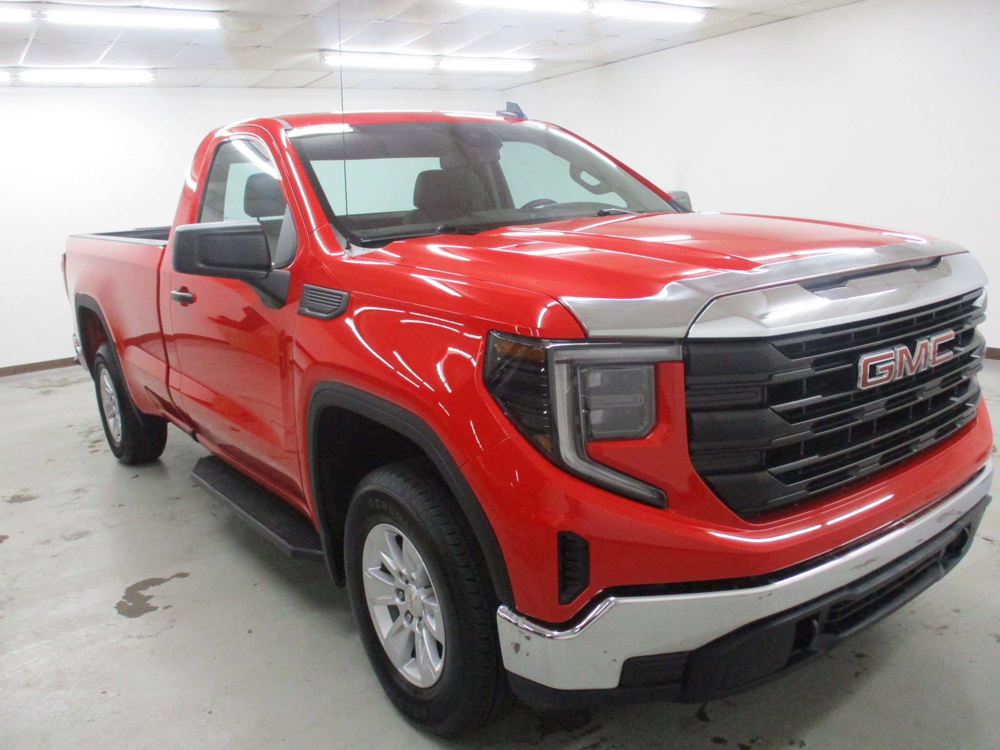 Used 2024 GMC Sierra 1500 Pro image 1