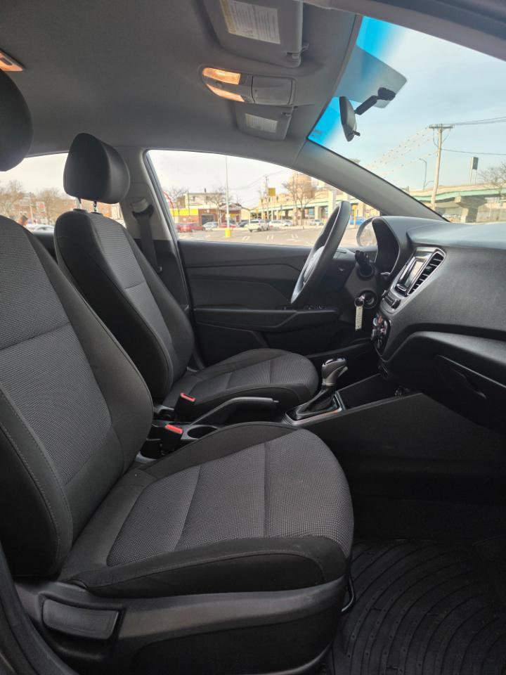 Used 2018 Hyundai Accent SE image 12