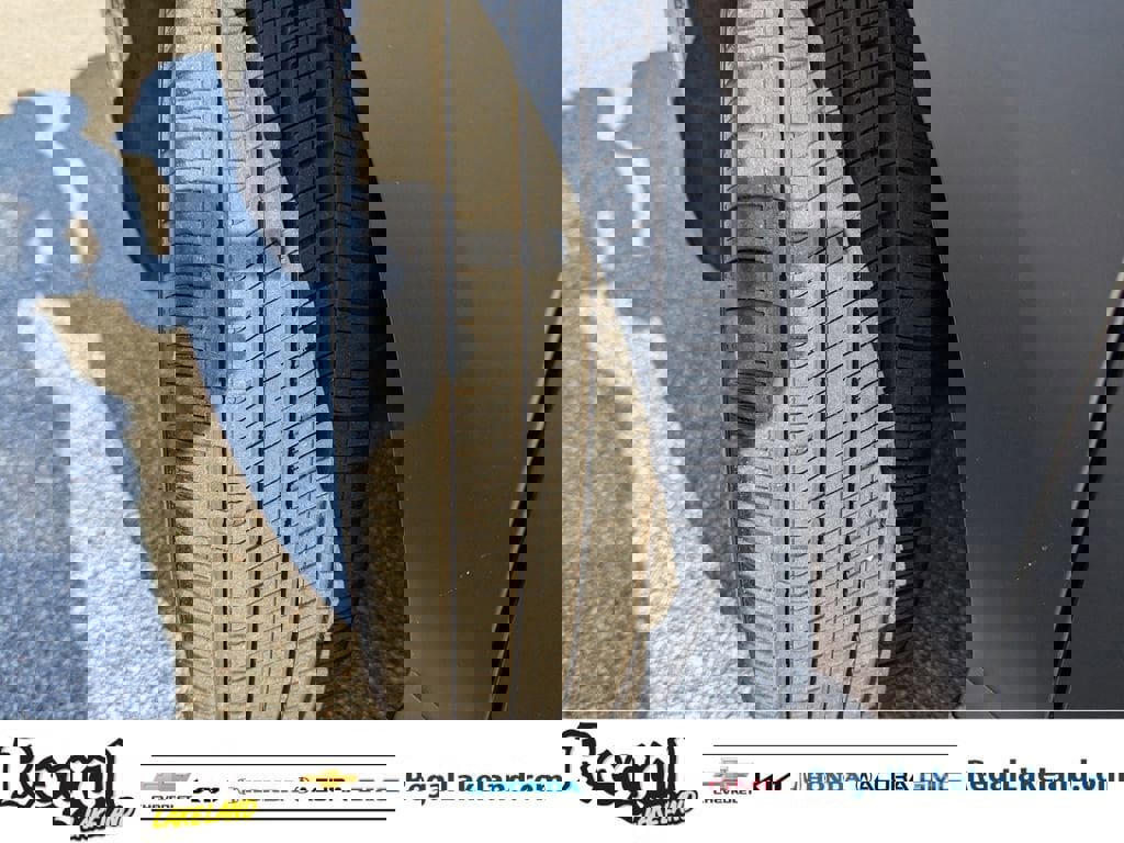 Used 2025 Hyundai Kona Limited image 33