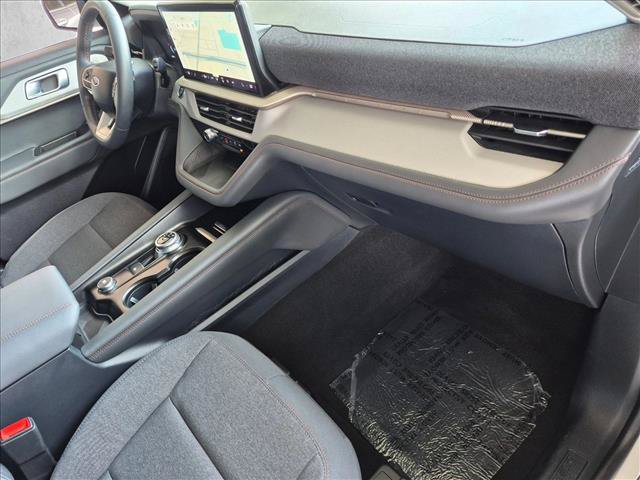 Used 2025 Ford Explorer Active RWD image 21