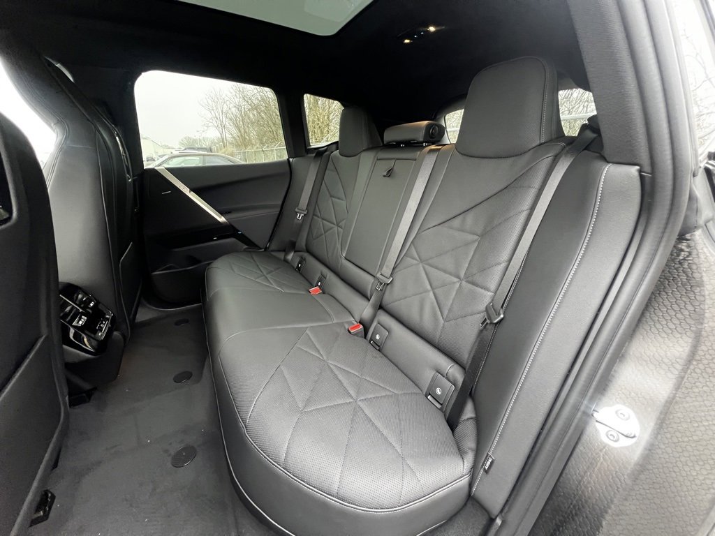Used 2025 BMW iX xDrive50 image 16