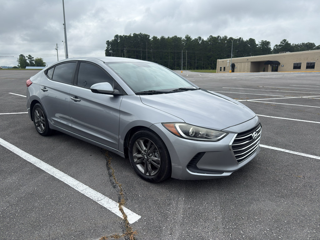 Used 2017 Hyundai Elantra SE FWD image 3