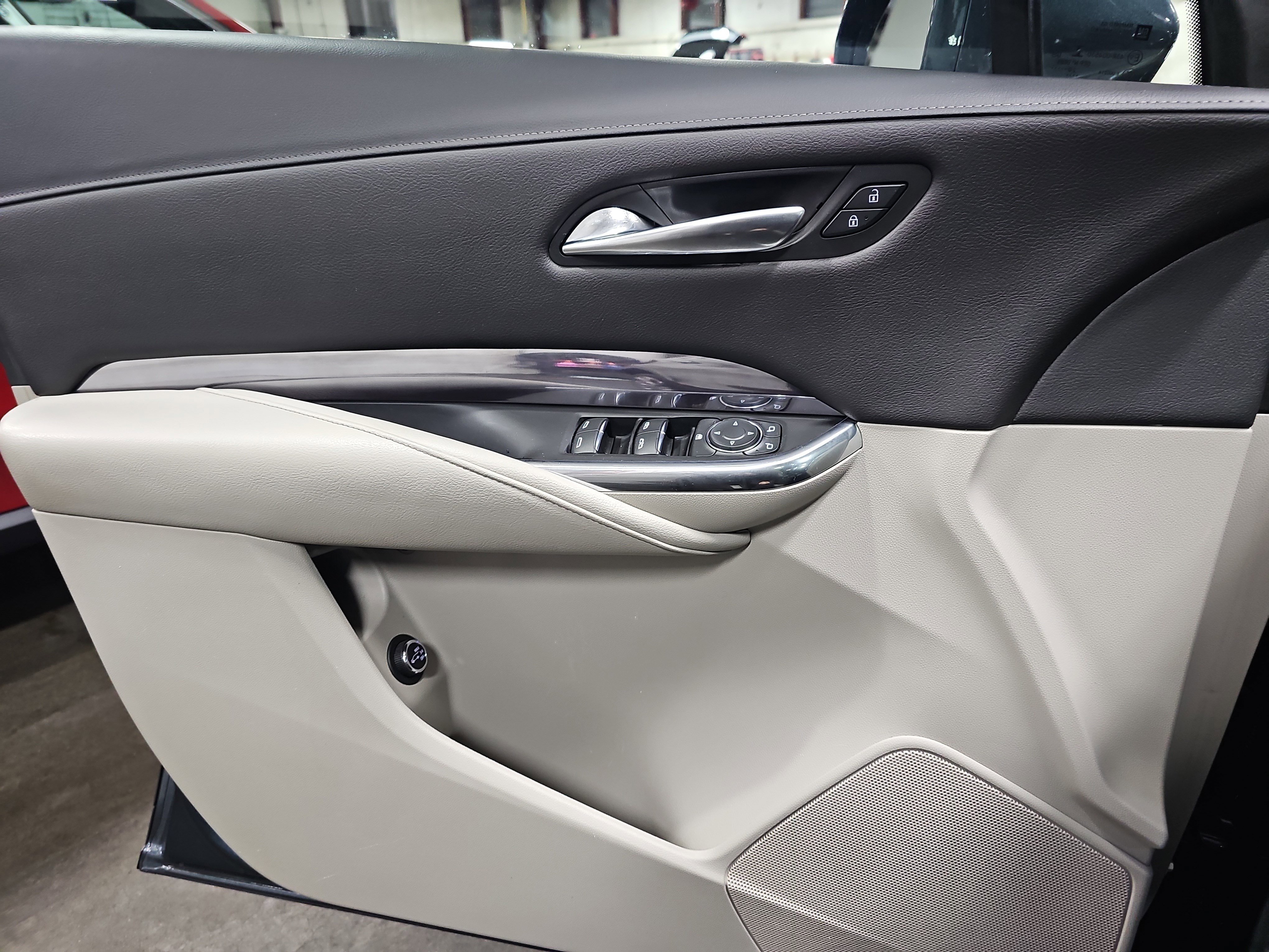 Used 2021 Cadillac XT4 Luxury w/ Cold Weather Package image 27