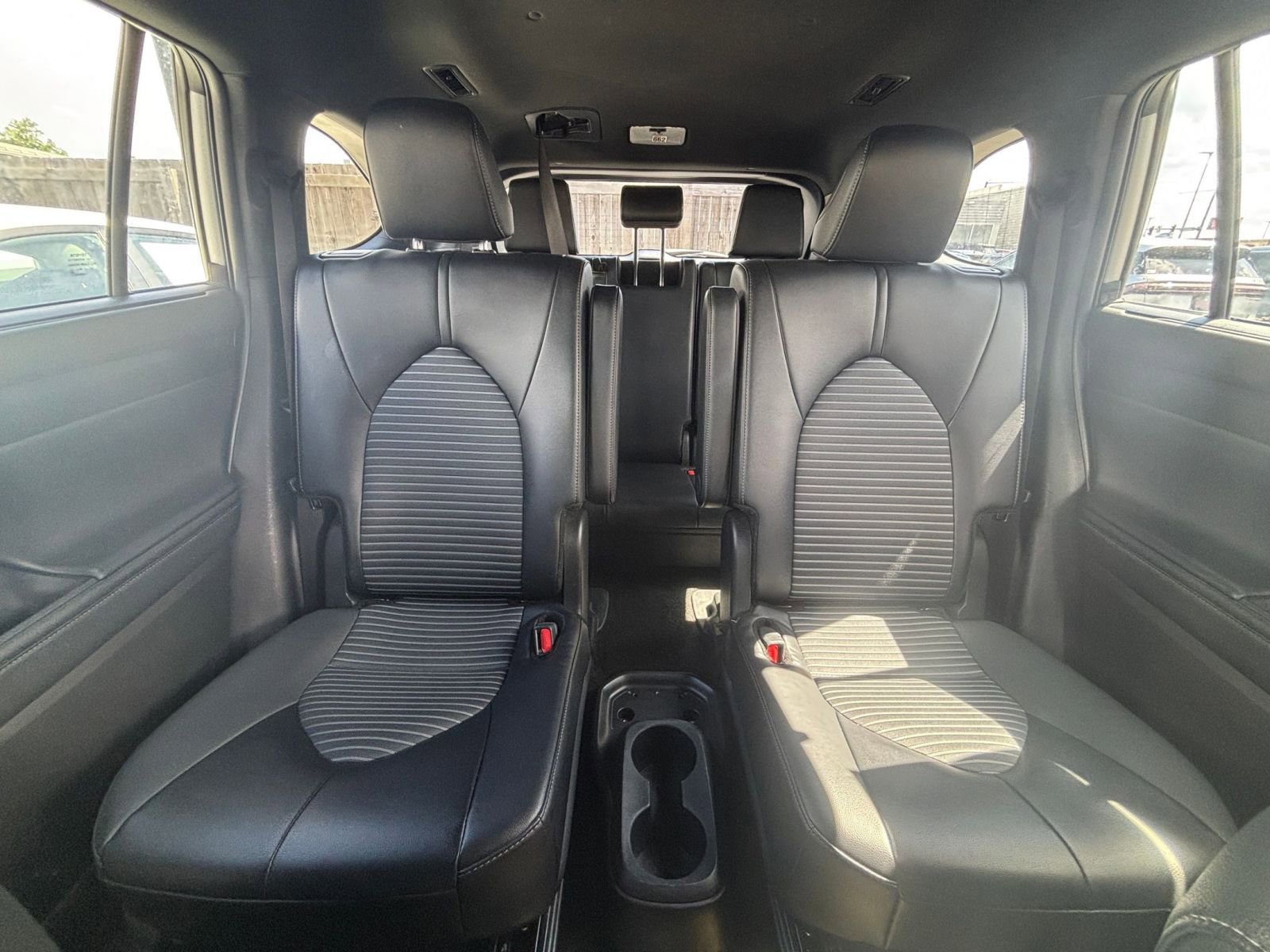 Used 2025 Toyota Highlander XSE AWD/4WD image 38