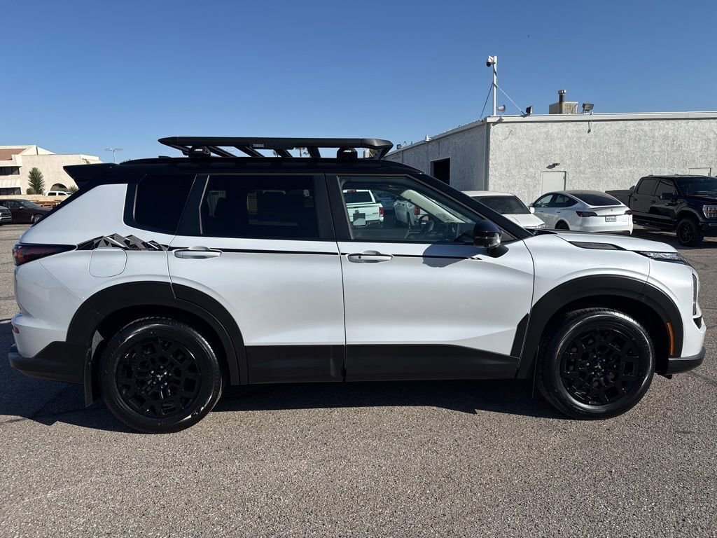New 2026 Mitsubishi Outlander AWD image 3