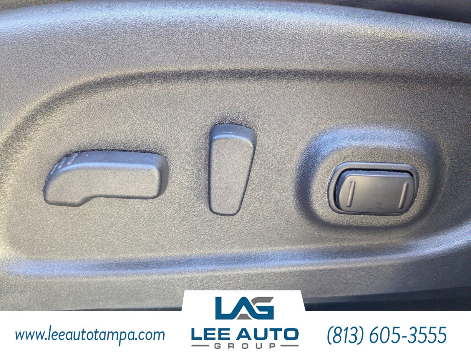 Used 2015 Nissan Pathfinder Platinum w/ Family Entertainment Package image 22