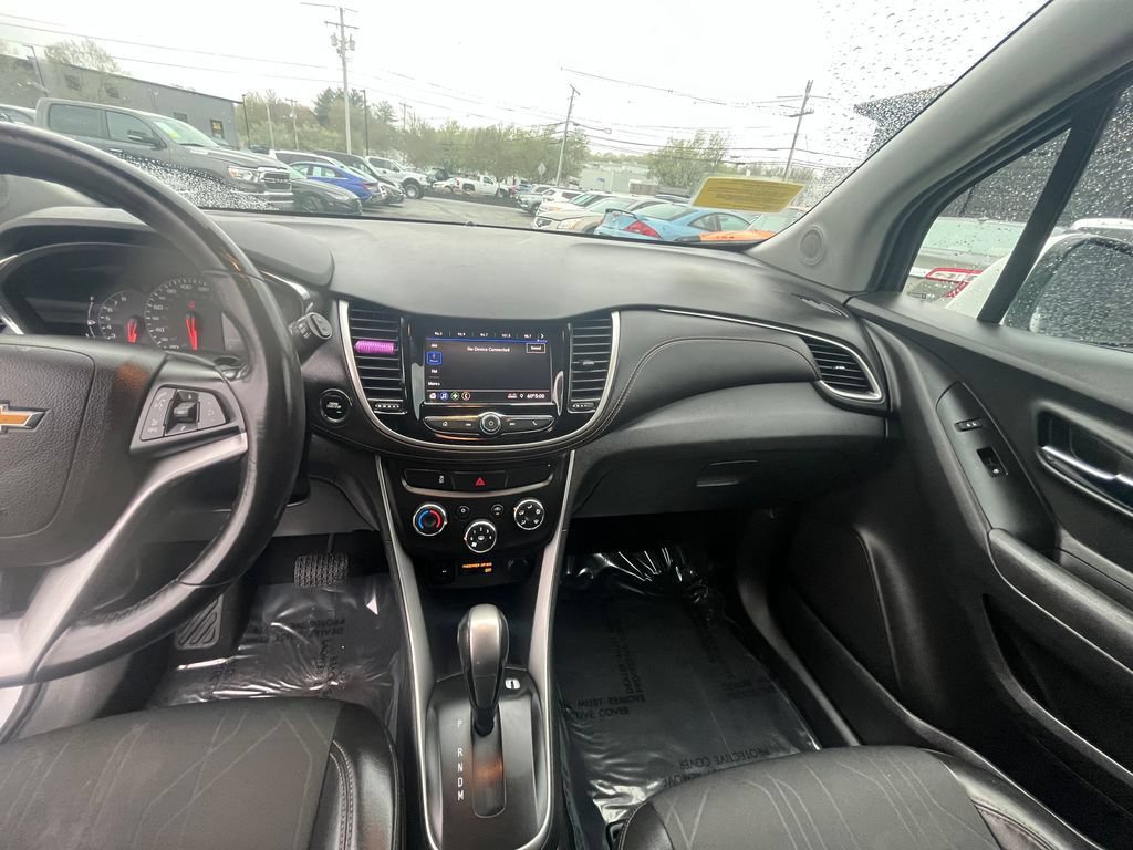 Used 2020 Chevrolet Trax LT w/ LT Convenience Package FWD image 27