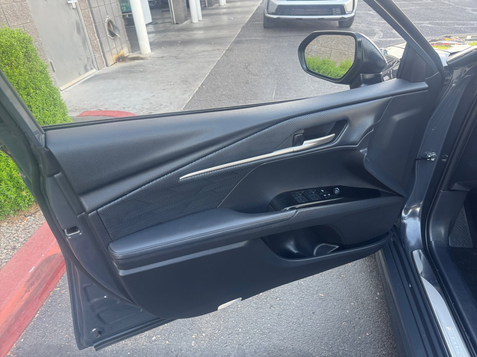 Used 2025 Toyota Camry XSE image 13