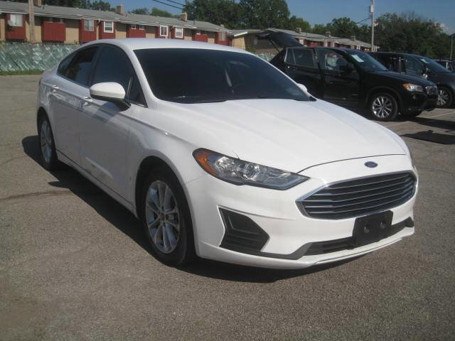 Used 2019 Ford Fusion SE image 3