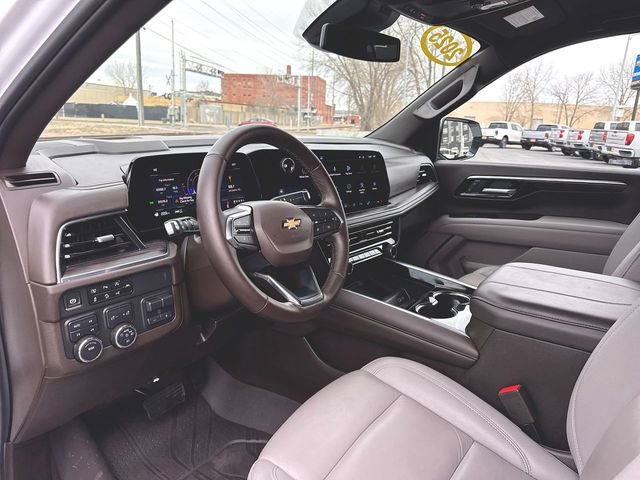 Used 2025 Chevrolet Suburban LT w/ Comfort Package image 10
