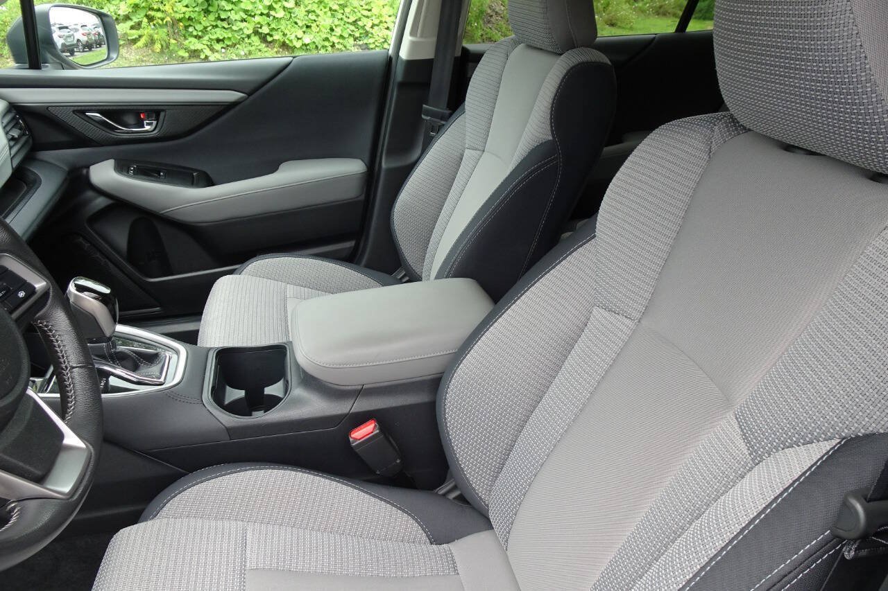 Used 2024 Subaru Outback Premium AWD/4WD image 14