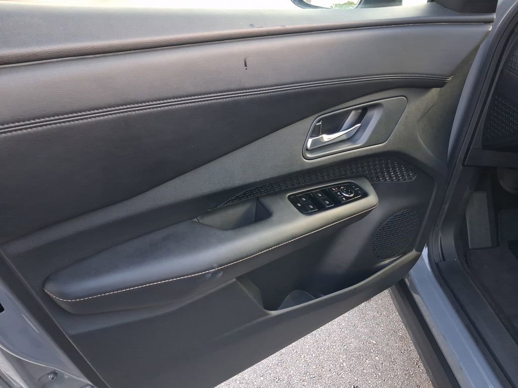 Certified 2023 Nissan Ariya FWD image 15