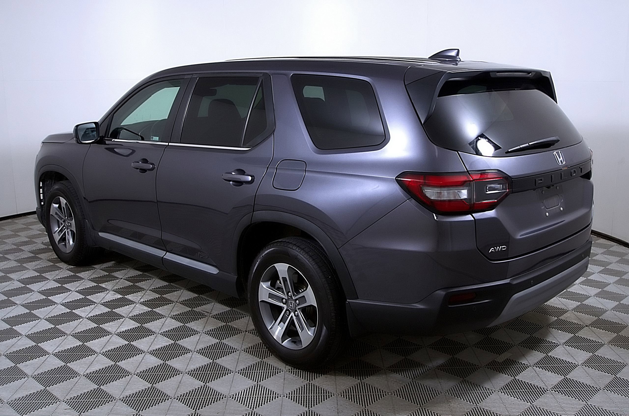 Used 2023 Honda Pilot EX-L image 9