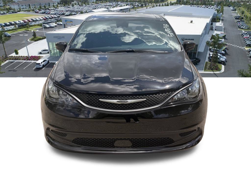 New 2027 Chrysler Pacifica LX FWD image 9