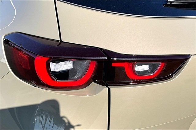 Used 2024 MAZDA CX-50 AWD 2.5 Turbo w/ Cargo Package image 23