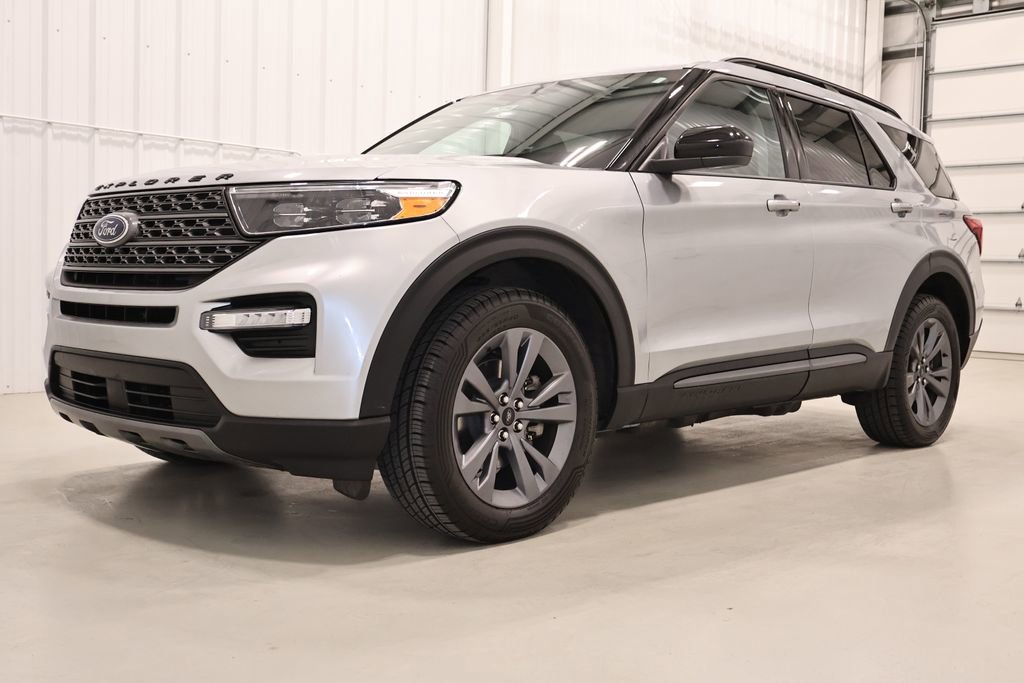 Certified 2023 Ford Explorer XLT w/ Equipment Group 202A image 6