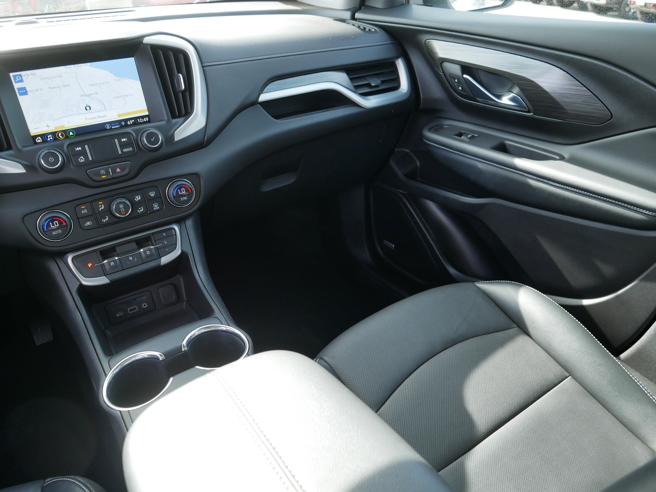Used 2024 GMC Terrain SLT w/ Infotainment Package II AWD/4WD image 11