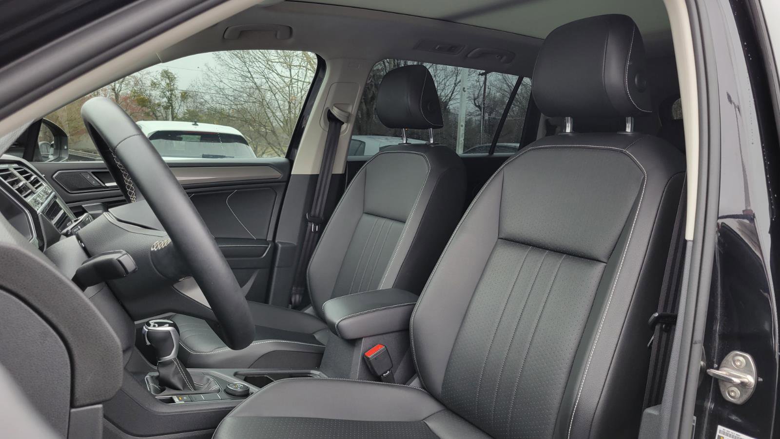 Used 2022 Volkswagen Tiguan SE w/ Panoramic Sunroof Package image 20