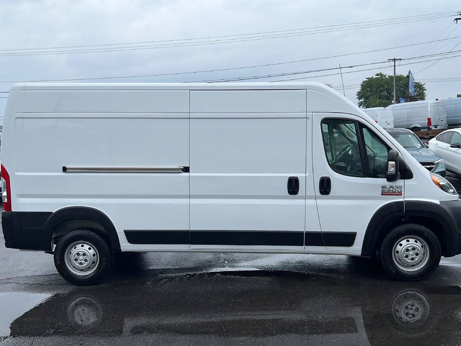 Used 2021 RAM ProMaster 2500 w/ Convenience Group FWD image 8