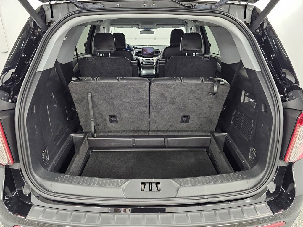 Used 2022 Ford Explorer XLT w/ Equipment Group 202A AWD/4WD image 23
