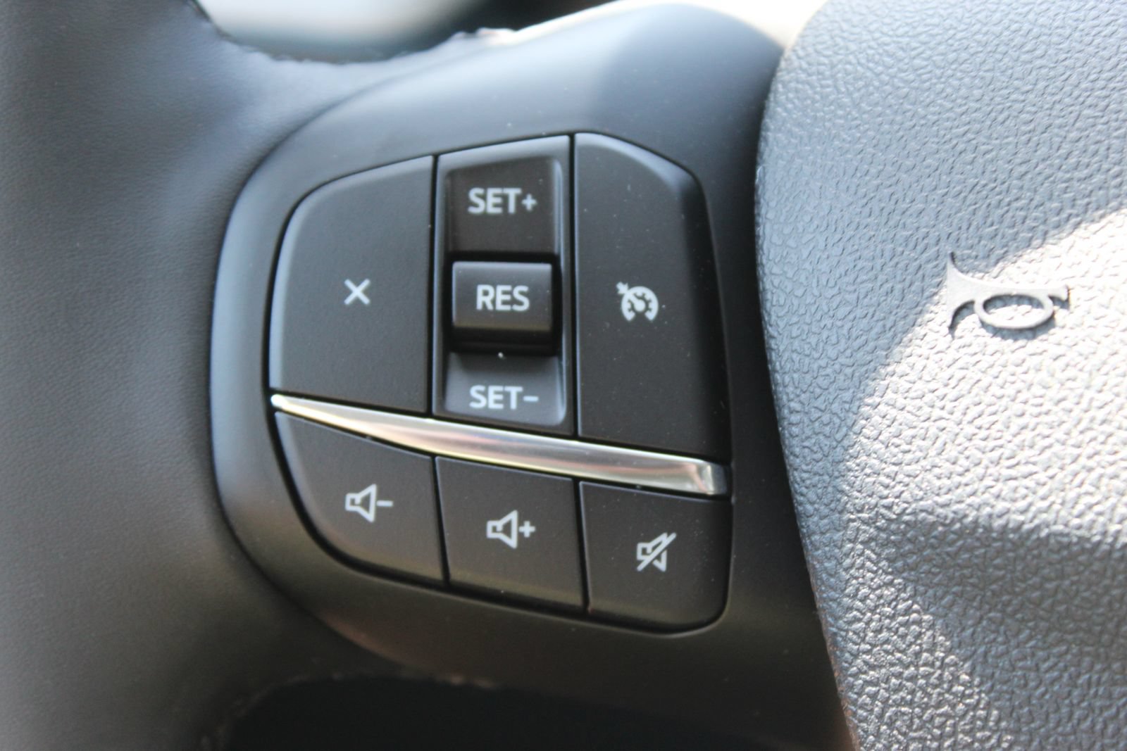 New 2025 Ford Maverick XLT w/ XLT Luxury Package FWD image 26