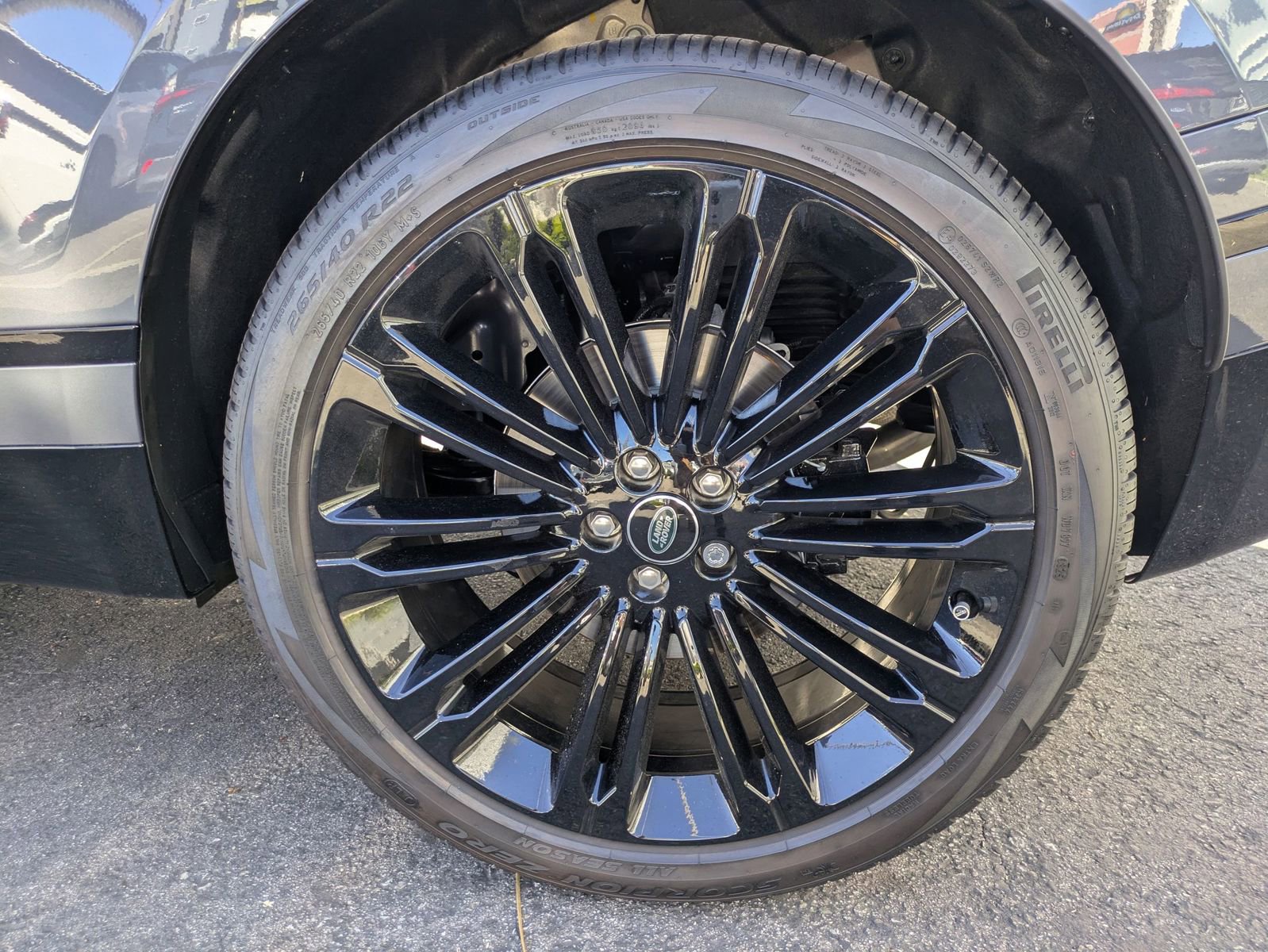 New 2026 Land Rover Range Rover Velar Dynamic SE image 8