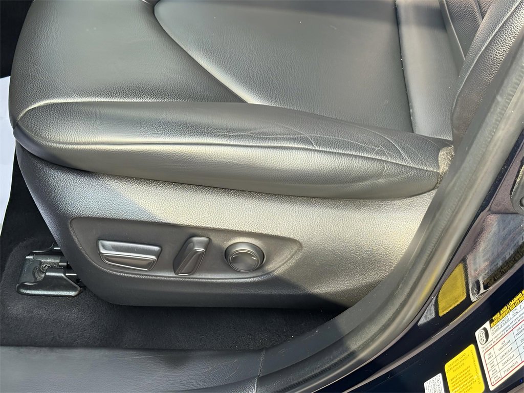 Used 2023 Toyota Highlander XLE image 15