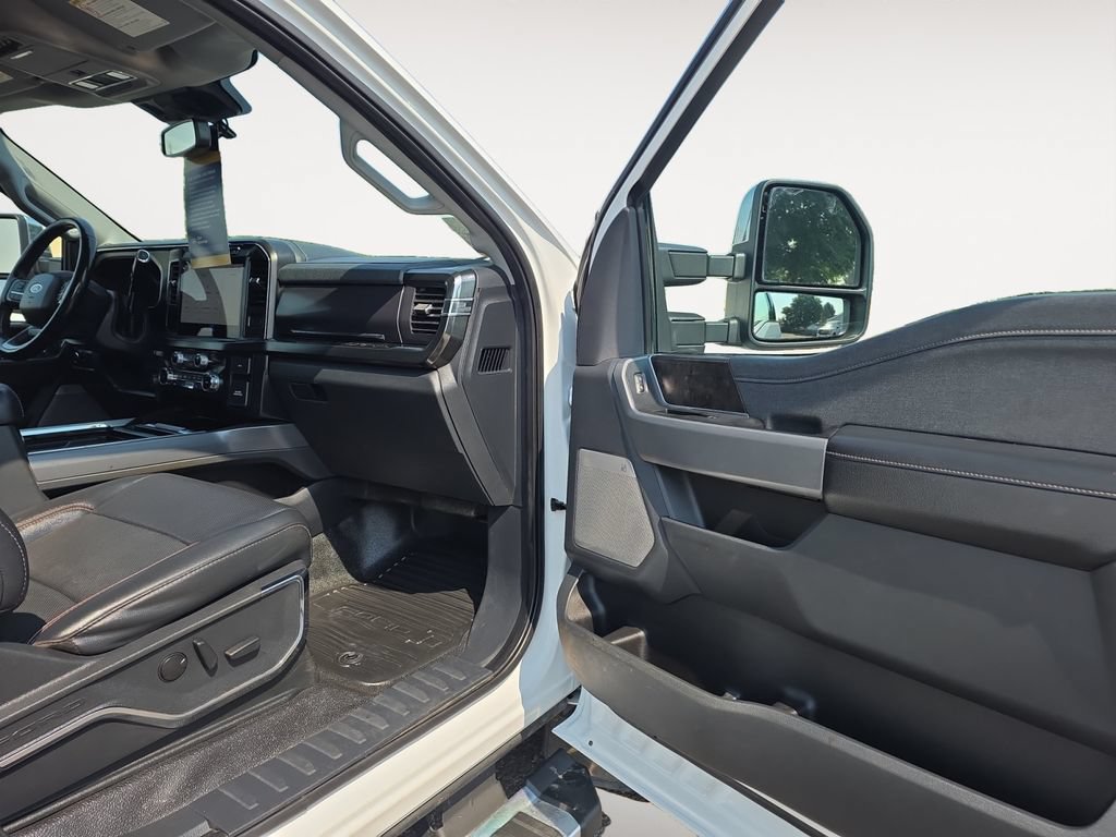 Certified 2024 Ford F350 4x4 Crew Cab DRW Super Duty image 9