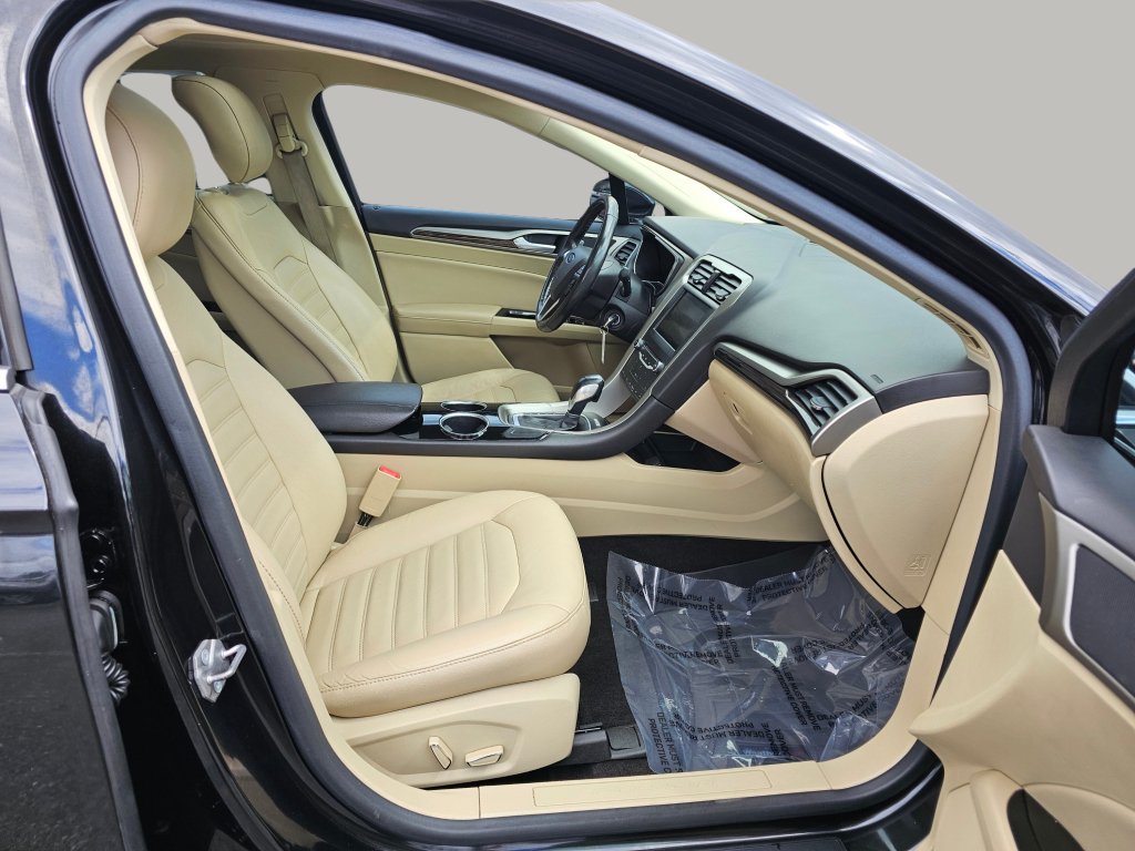 Used 2013 Ford Fusion SE FWD image 25