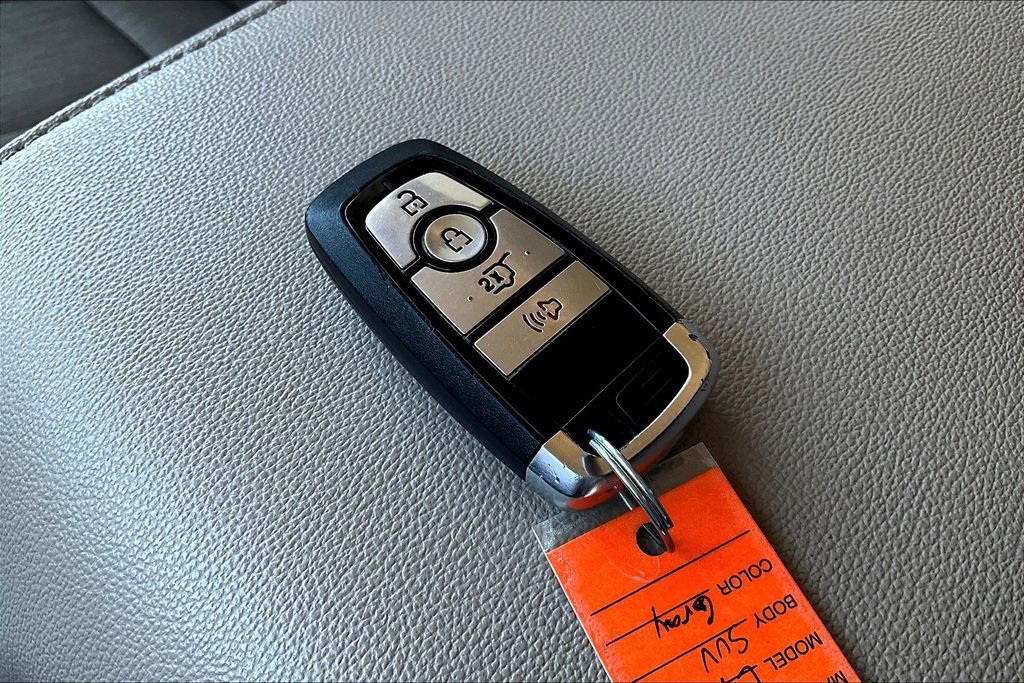 Used 2024 Ford Expedition XLT image 13