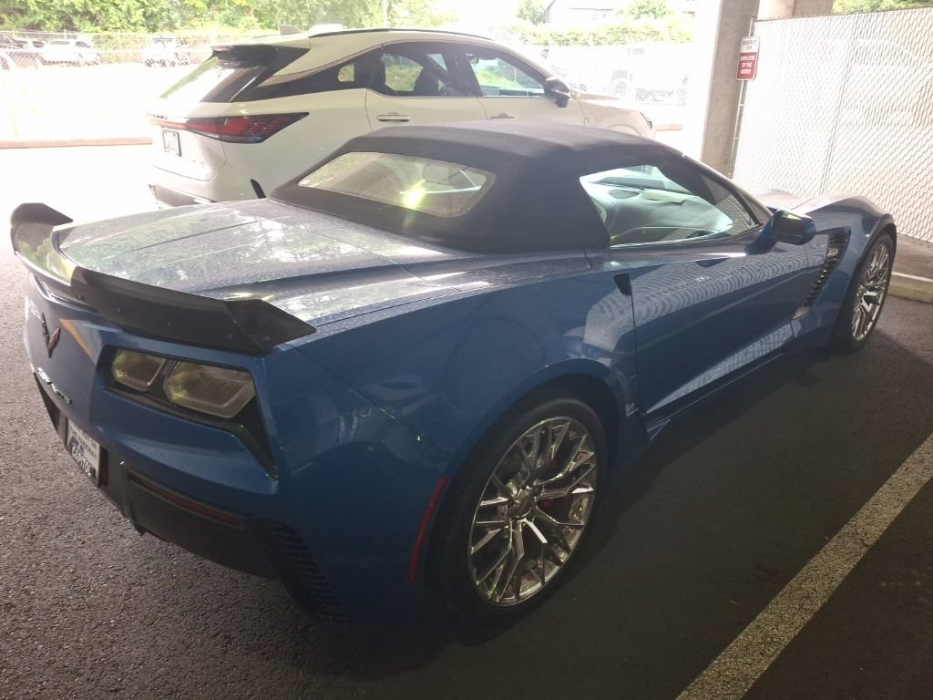 Used 2015 Chevrolet Corvette Z06 w/ 3LZ Preferred Equipment Group RWD image 6