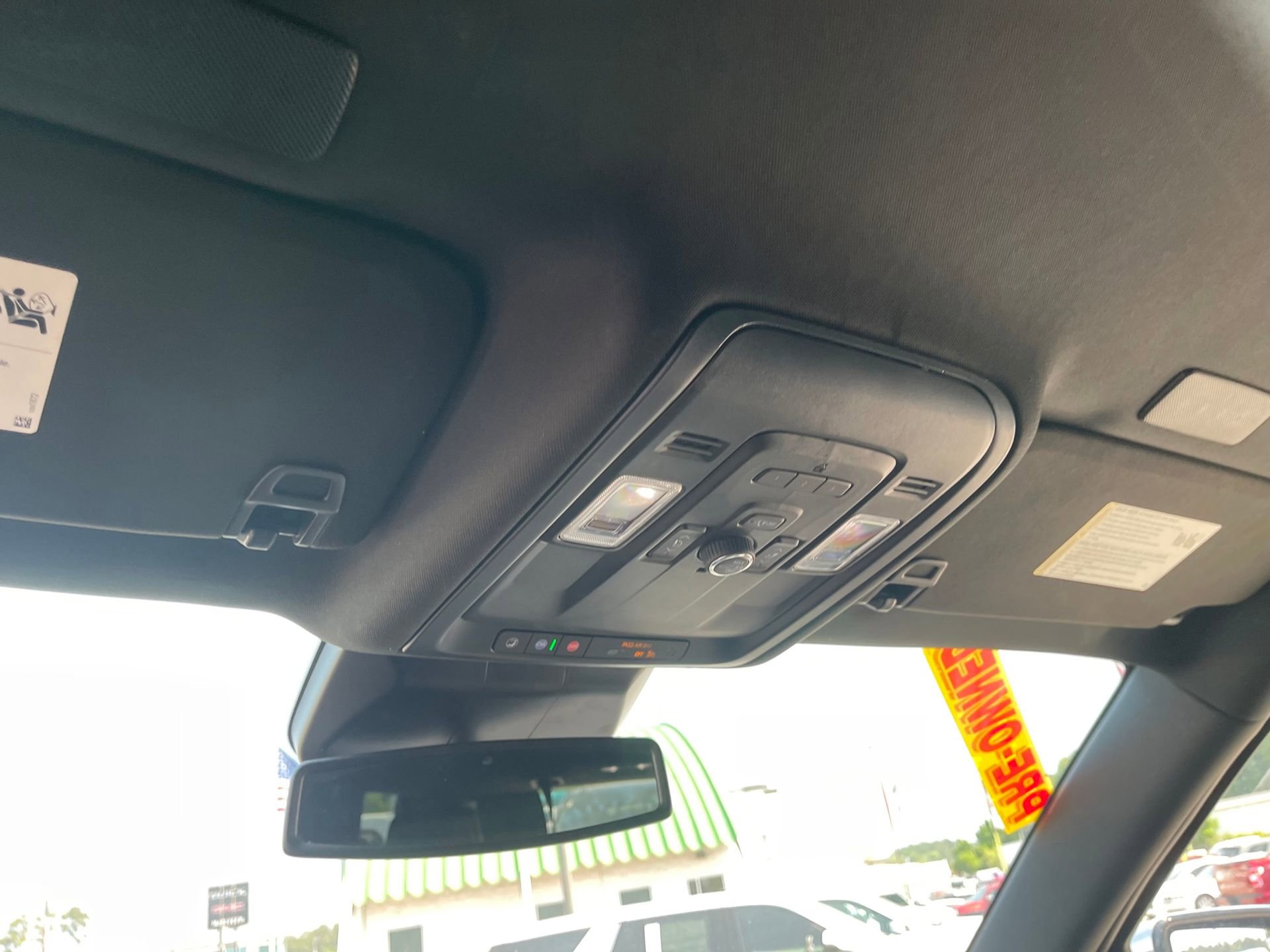 Used 2021 Cadillac Escalade Luxury image 18