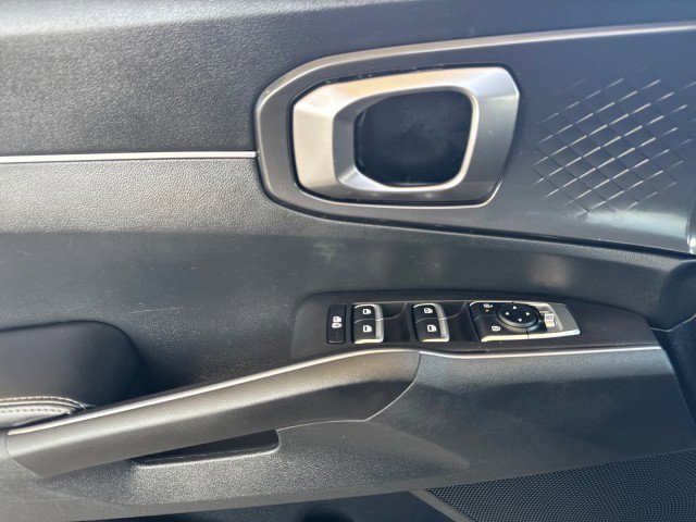 Used 2024 Kia Sorento S FWD image 10